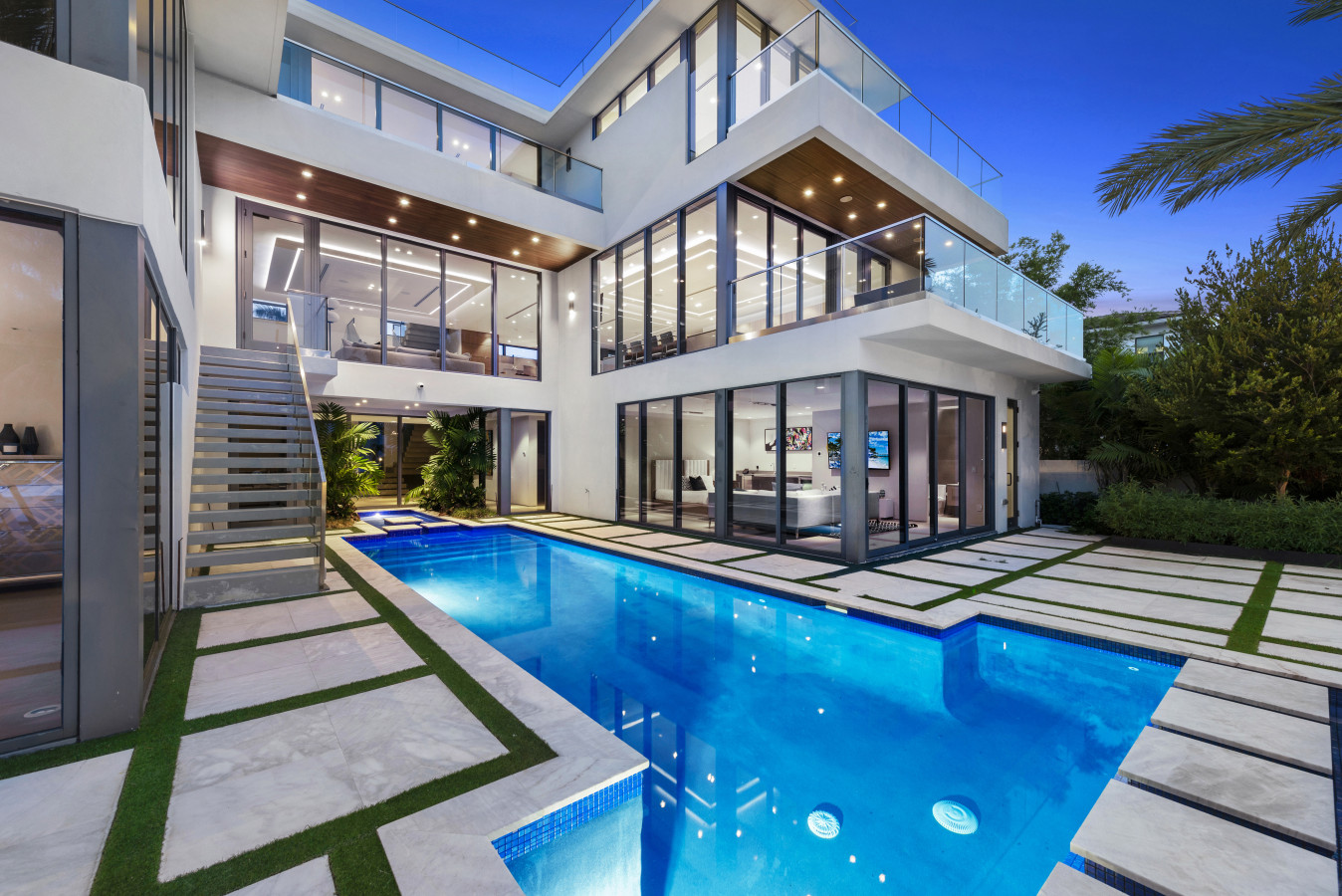 440 Mola Ave thumbnail 2