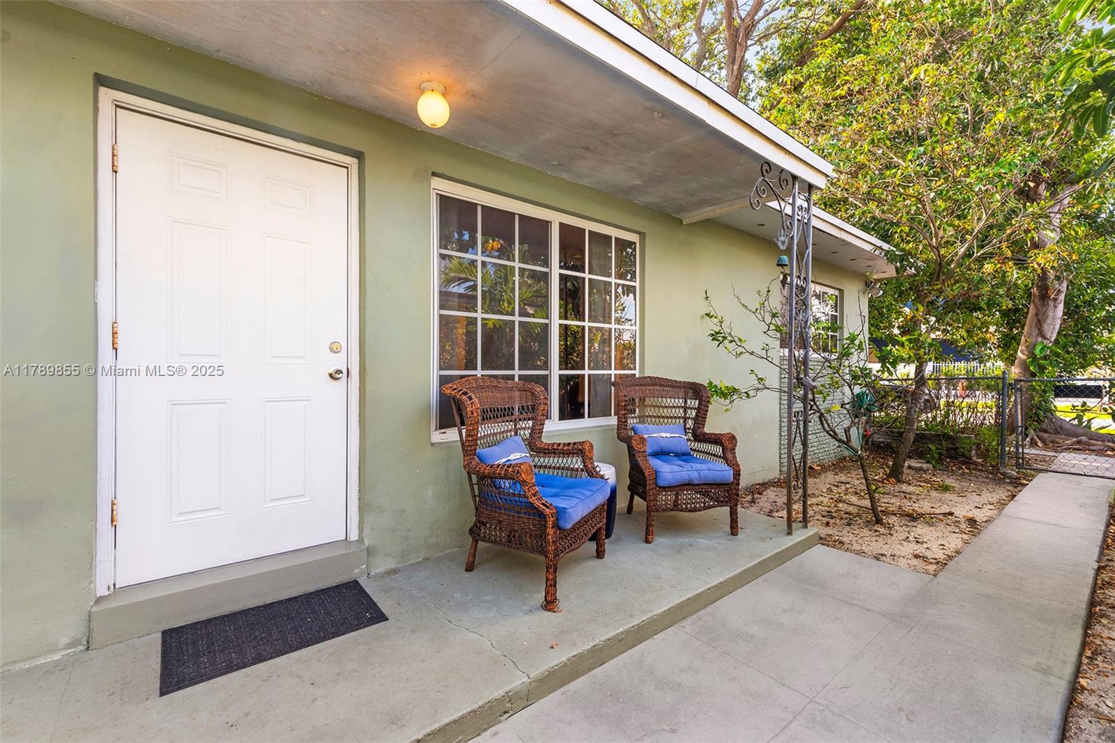 504 SW 10th St thumbnail 3