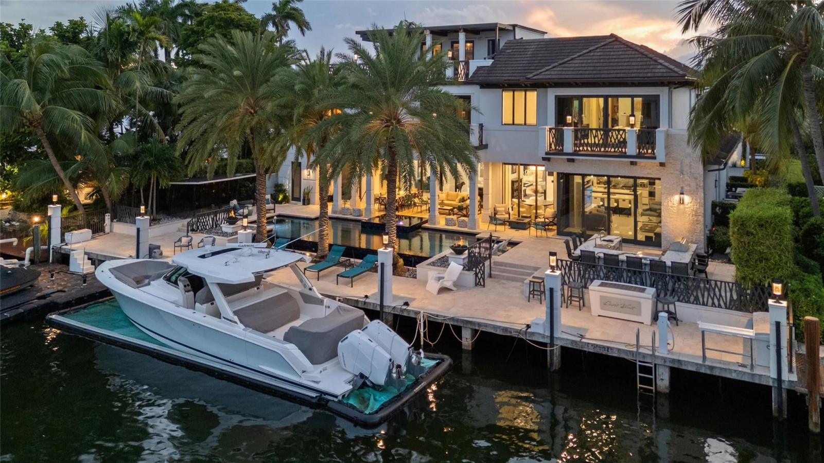 720 Isle of Palms Dr thumbnail 2