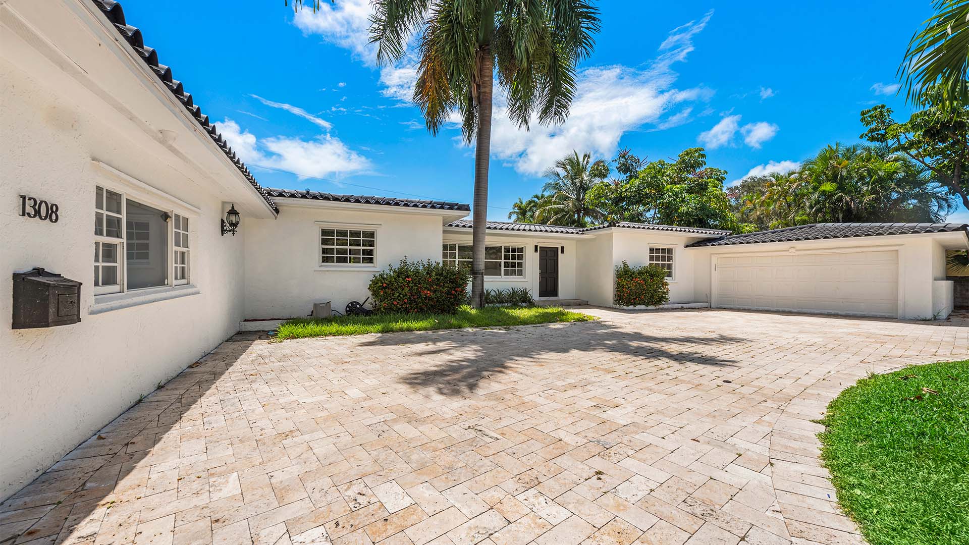 1308 Seabreeze Blvd thumbnail 4