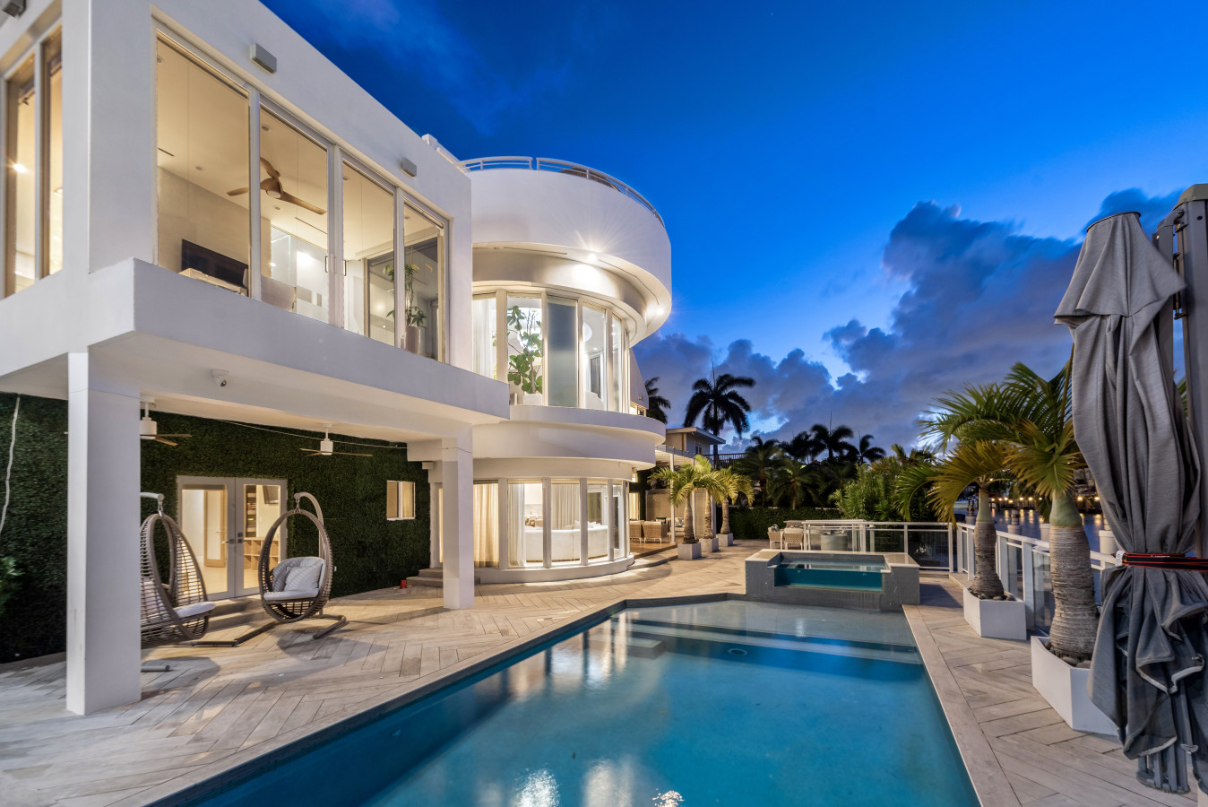1319 Seminole Dr thumbnail 3